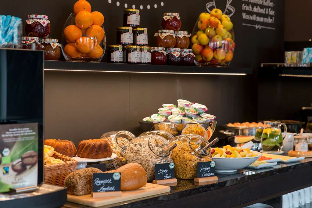 Motel One Luebeck Restoran gambar